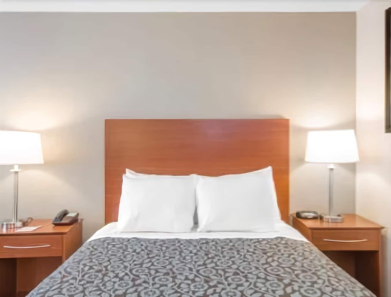 Days Inn By Wyndham Wilmington / University Екстер'єр фото