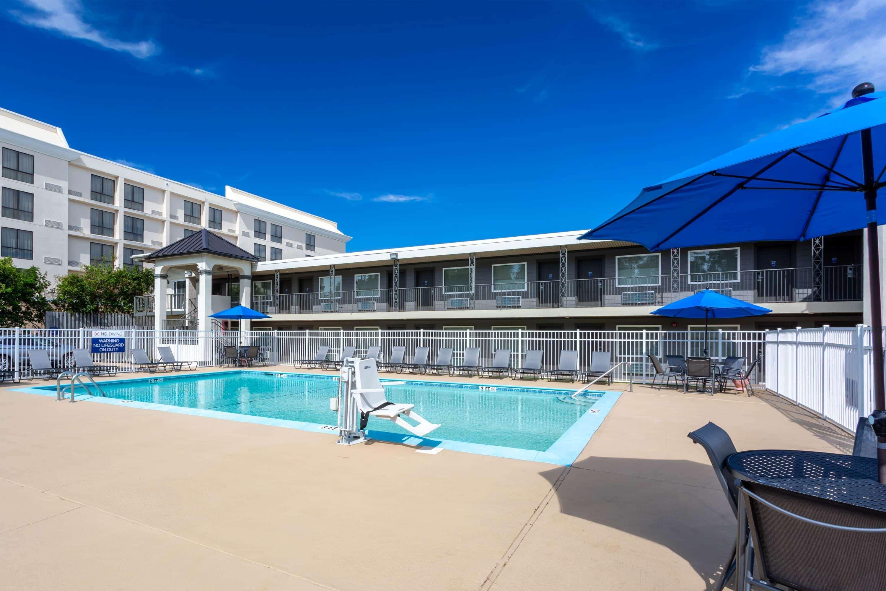Days Inn By Wyndham Wilmington / University Екстер'єр фото